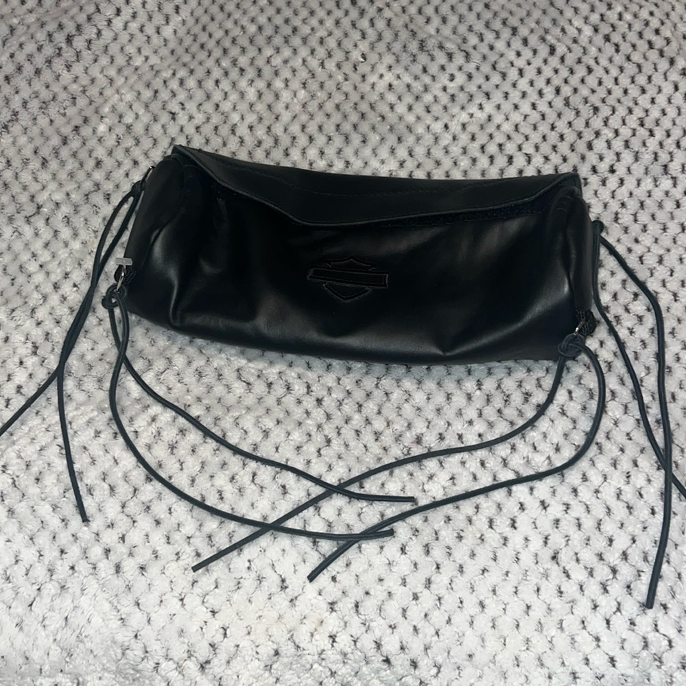 Harley Davidson black leather travel roll bag with zipper EUC!